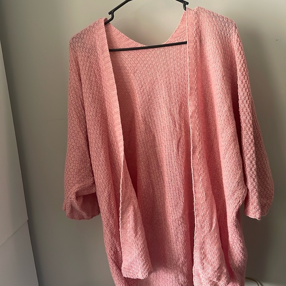pink top